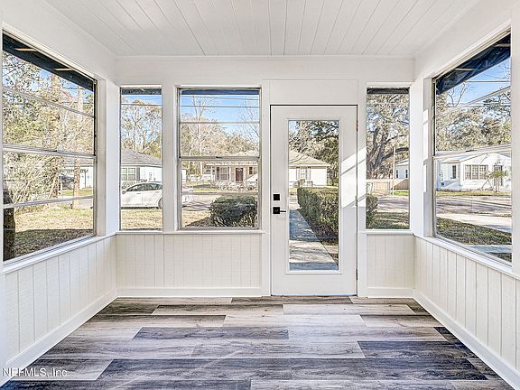 3rd image of 2590 LOWELL Avenue