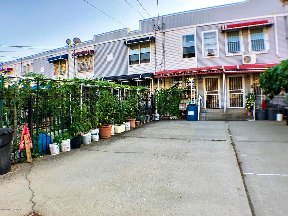 1st image of 2828 W 29th St