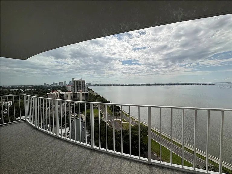 2611 Bayshore Blvd #1805 — Photo 39