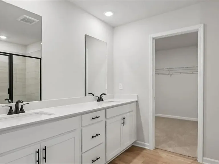 2828 Sweet Red Cir — Photo 12