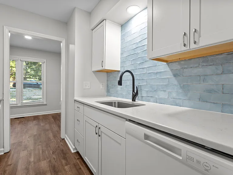5375 Wayne St #C — Photo 8
