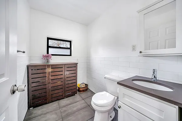 Sold by Compass | media 8