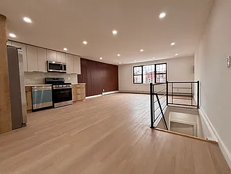 196 Shephard Avenue, #2