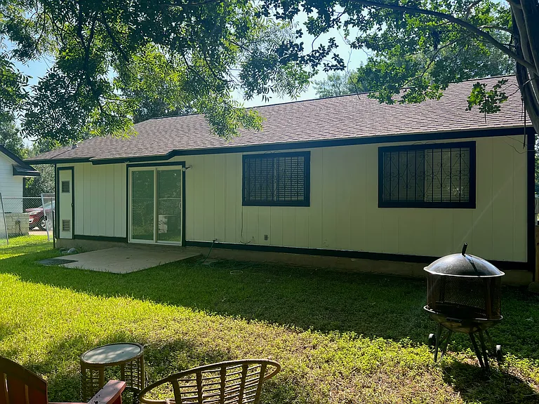 1114 Desirable Dr — Photo 33