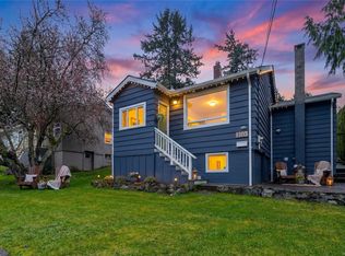 1103 Lockley Rd, Esquimalt, BC V9A4S4