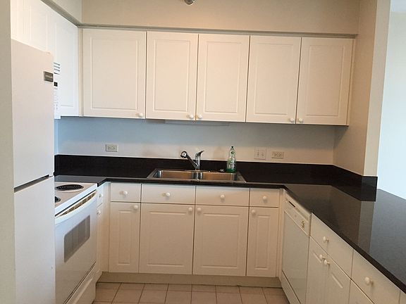3rd image of 512 N McClurg Ct APT 3403