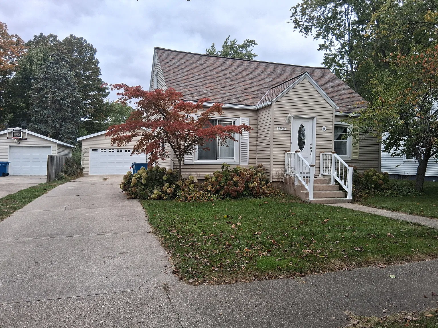3 bed, 2061 sqft, $2,350 — Photo 2