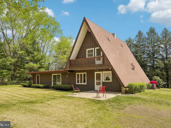 2 Oakview Dr, Berlin, NJ 08009