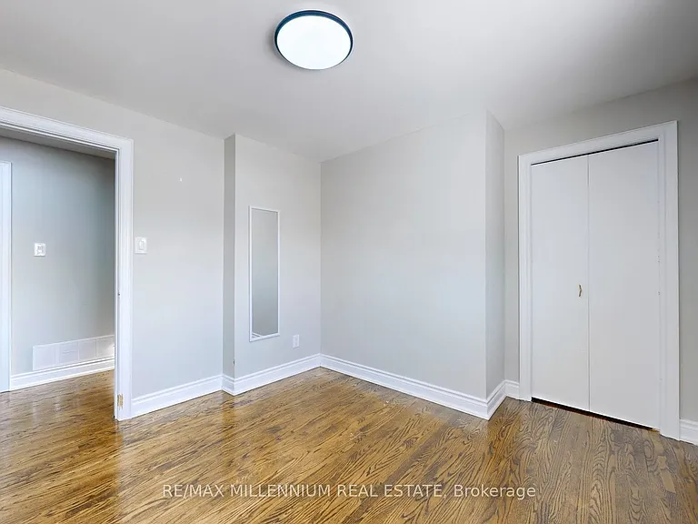80 Rainier Sq #UPPER — Photo 33