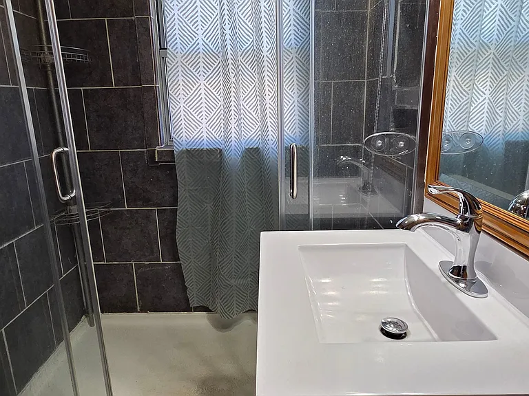 1644 1st Ave NE #2 — Photo 20