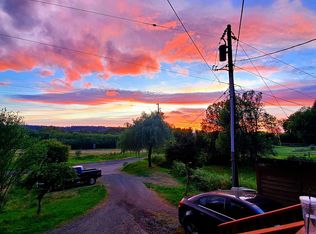 302 Bond Rd, Castle Rock, WA 98611