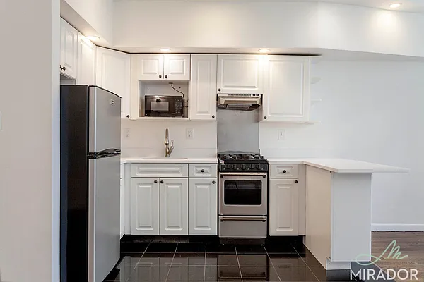 Rented by Mirador Real Estate | media 9