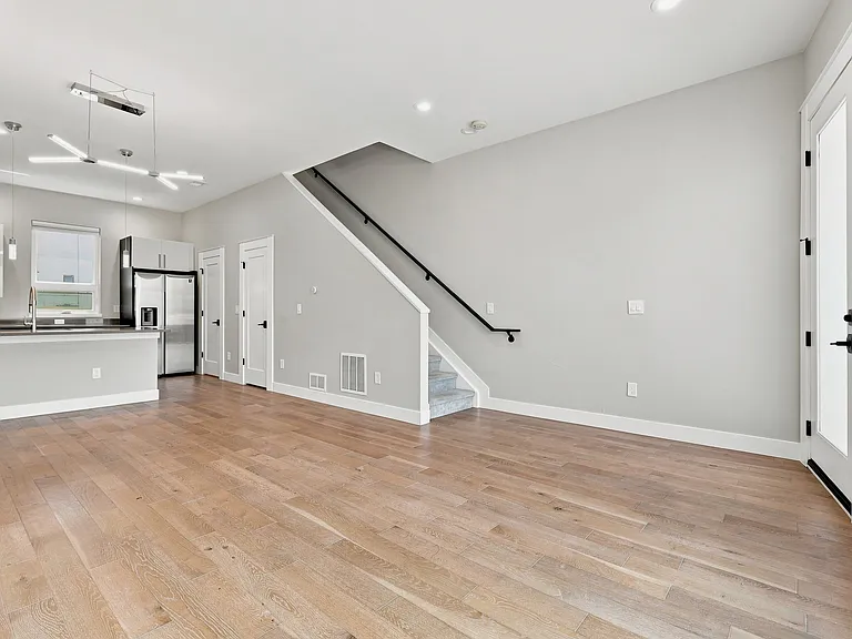 3832 Jason St #5A — Photo 25