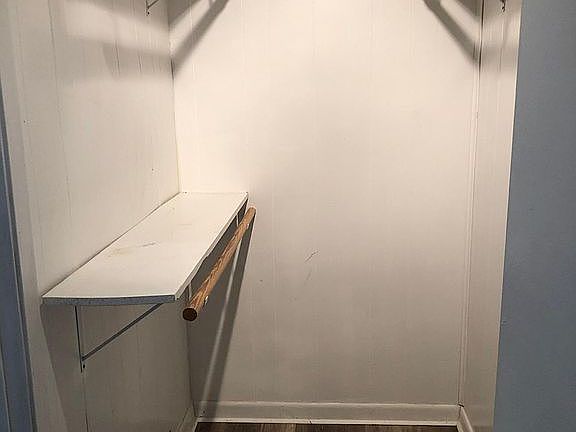 Walk-in closet