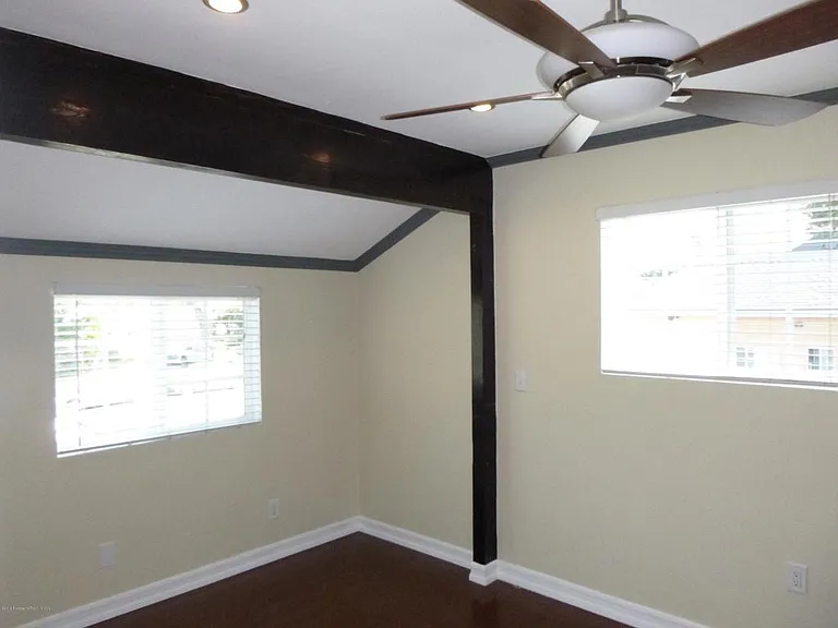 770 W Altadena Dr — Photo 13