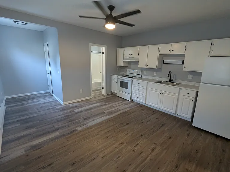 242 High St — Photo 2