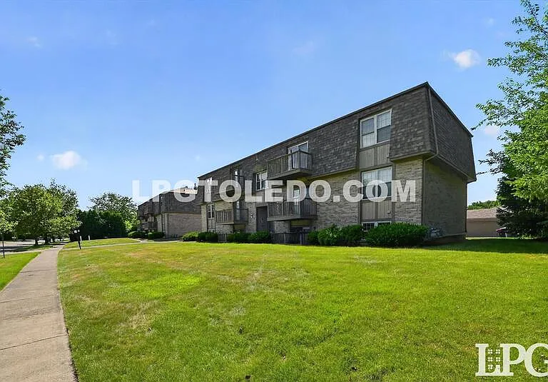 811 Hilltop Ln #201 — Photo 4