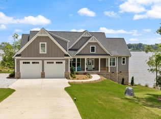 104 Free Bridge Ct, Hodges, SC 29653