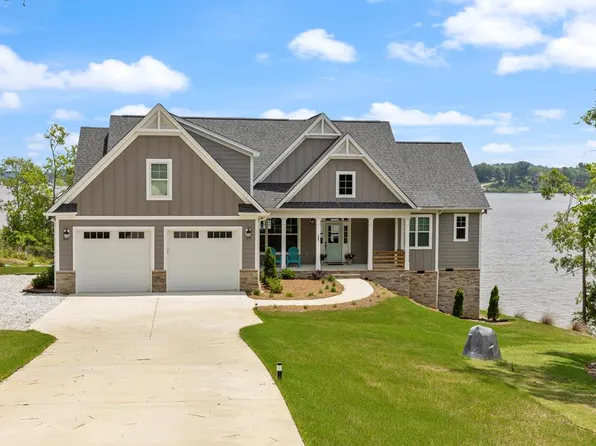 104 Free Bridge Ct, Hodges, SC 29653