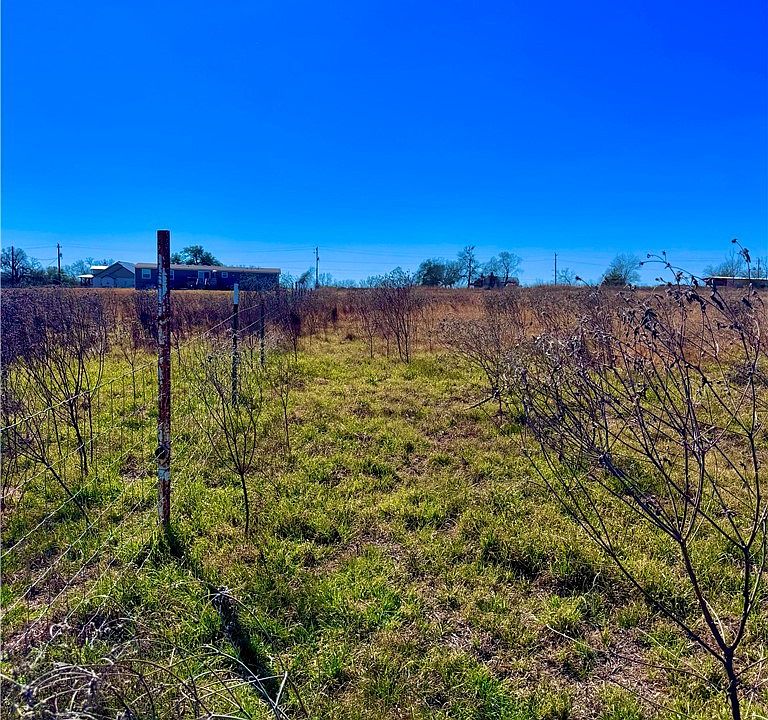 1st image of 261 Engelke Rd