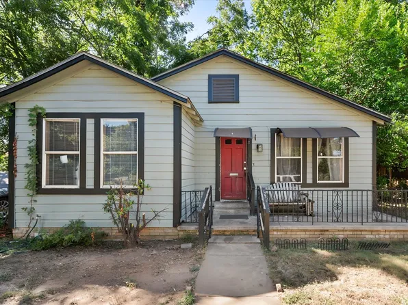 712 Dye St, Palestine, TX 75801