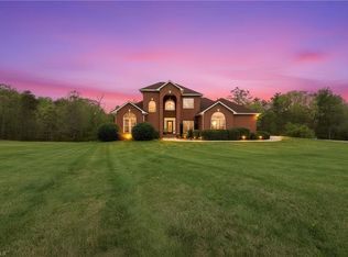 48 Oakdale Dr, Taylorsville, NC 28681
