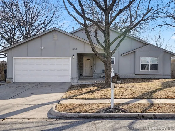 3803 S Walnut Pl, Broken Arrow, OK 74011