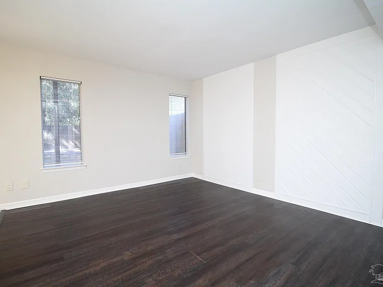 7225 Dogwood Terrace Dr — Photo 4