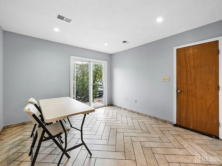 34 Sassafras Ct — Photo 11