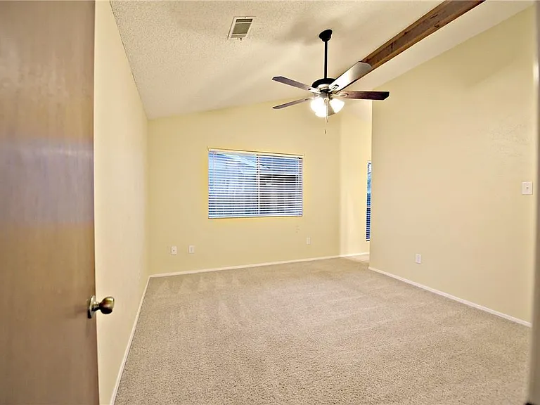 805 Lone Tree Ct — Photo 9
