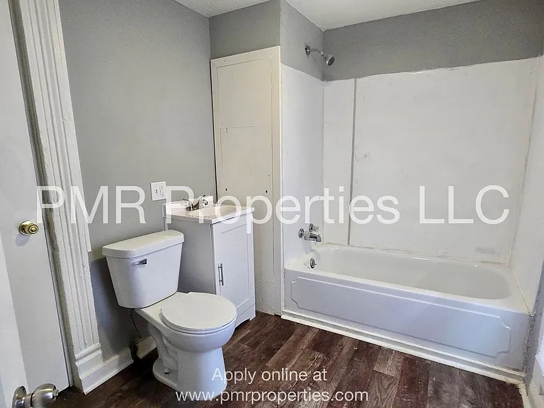 2409 N 18th St — Photo 8