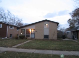 1215 E 146th St, Dolton, IL 60419