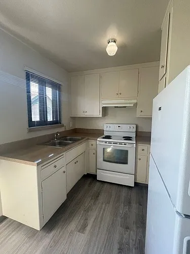 4261 Davis St Photo 1