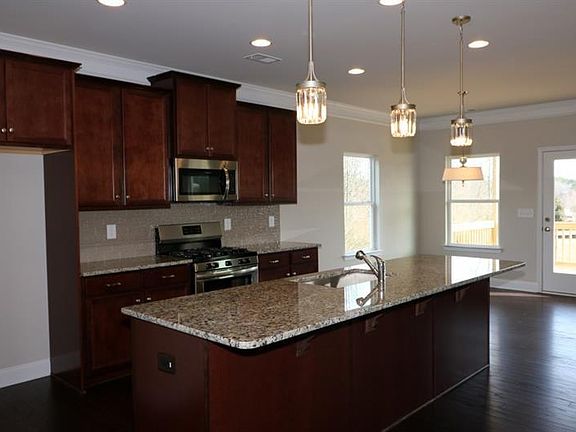5th image of 2022 Bay Willow Ct