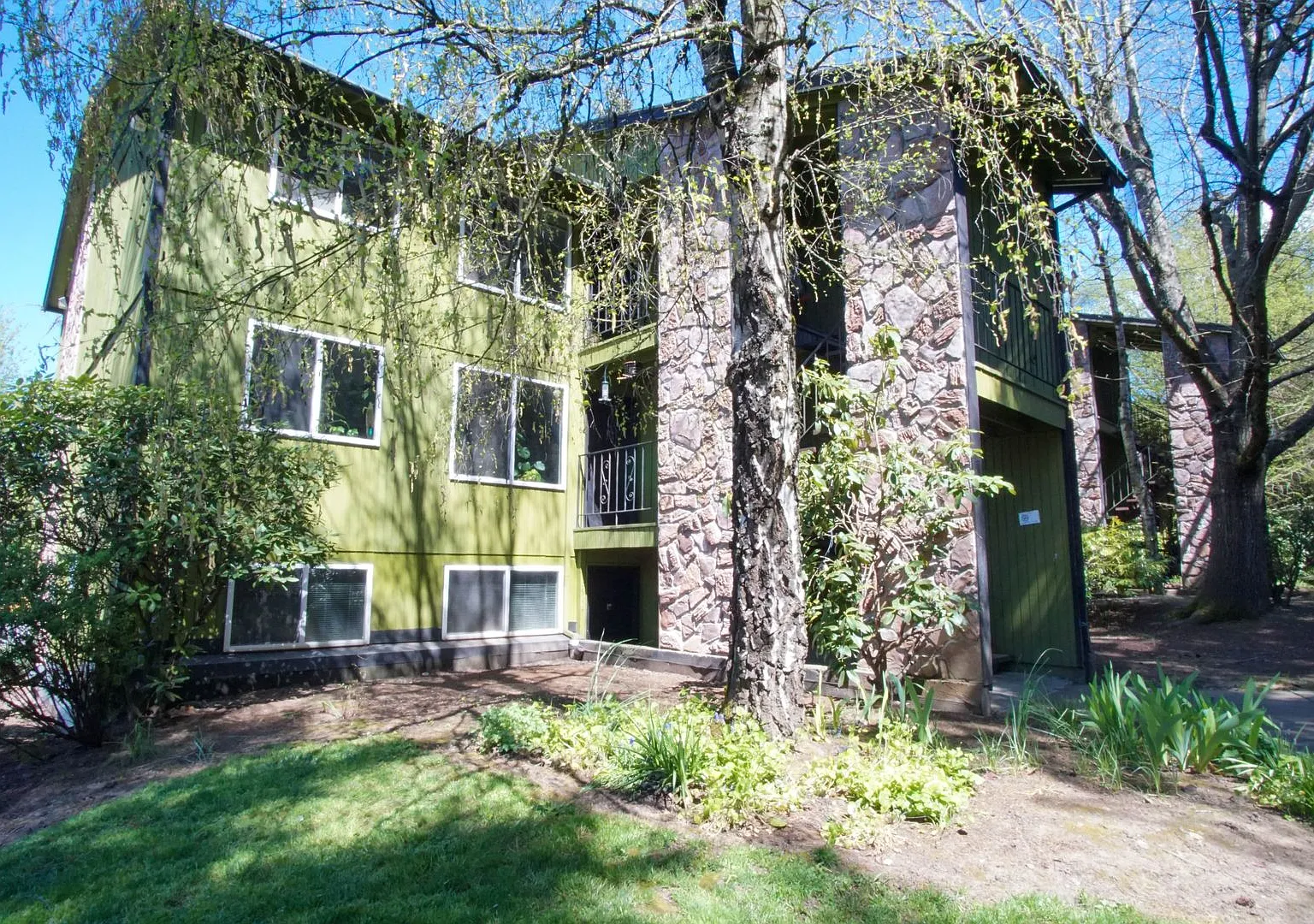 Great 1Bdr Multnomah Village Ready Soon w NEW Flooring! — Photo 1