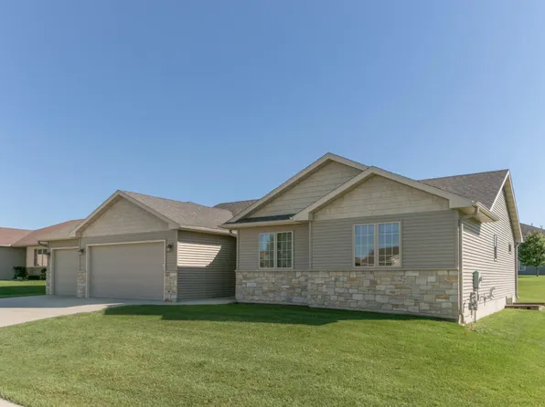 806 Miller Ln SE, Stewartville, MN 55976