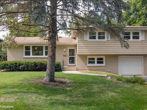 109 Sandalwood Dr