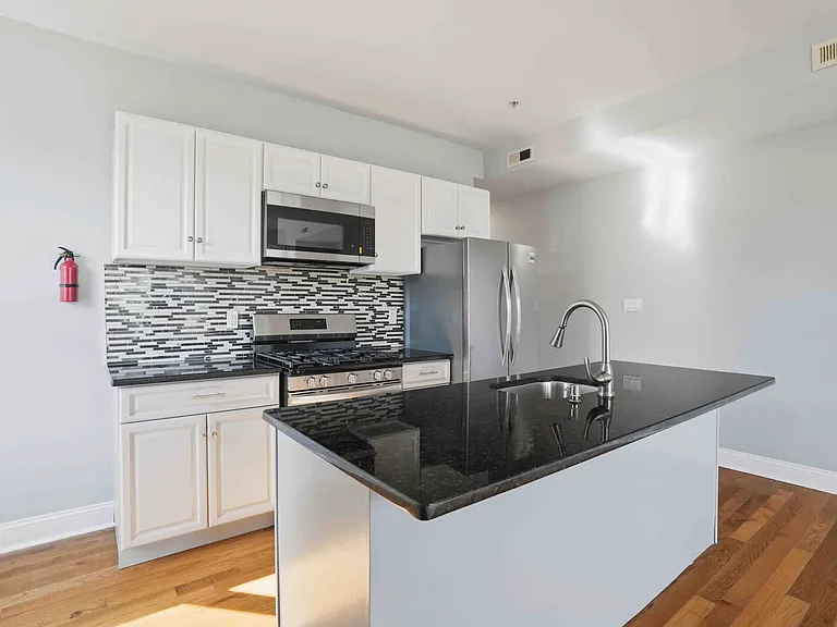 859 E Church Ln #3 — Photo 14