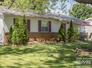 2202 Easy St, Urbana, IL 61802