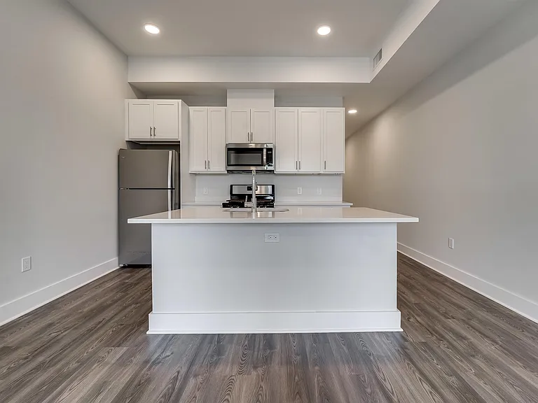 660 Grand St #314 — Photo 3