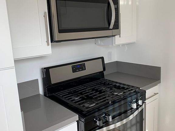 3rd image of 3724 S Bentley Ave APT 201