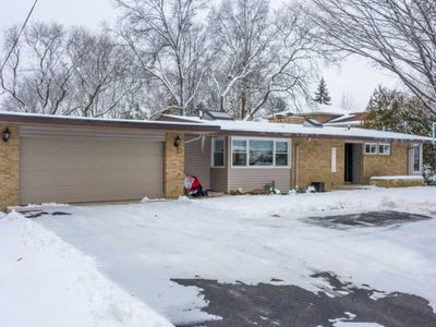 22W165 Broker Rd, Medinah, IL, 60157