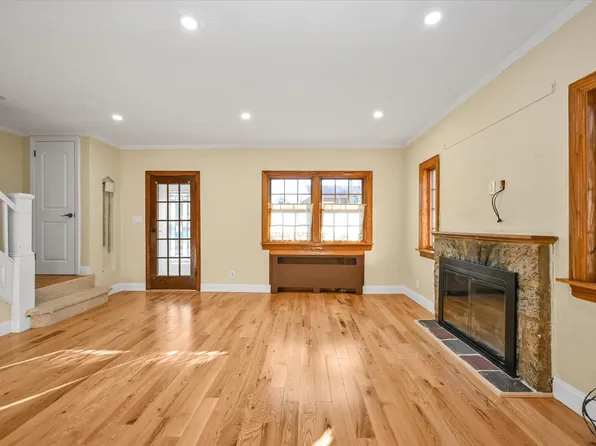 85-11 Eton Street image 2 of 20