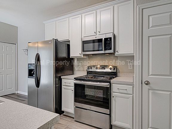 3rd image of 5972 Hollow Wood Ct