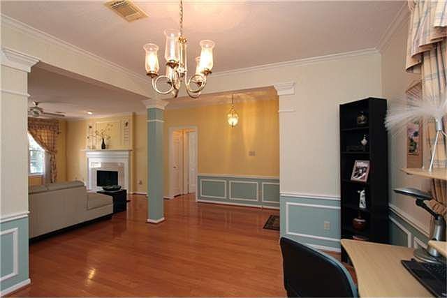 2nd image of 7614 Shangrila Ln