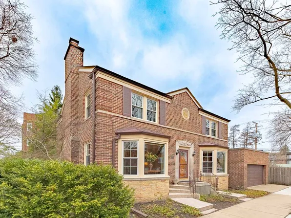 7136 N Washtenaw Ave, Chicago, IL 60645