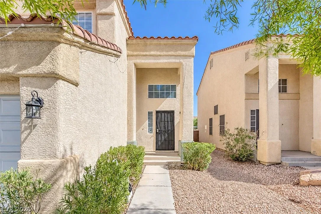 3 bed, 2.5 bath, 1800 sqft, $2,016 — Photo 4
