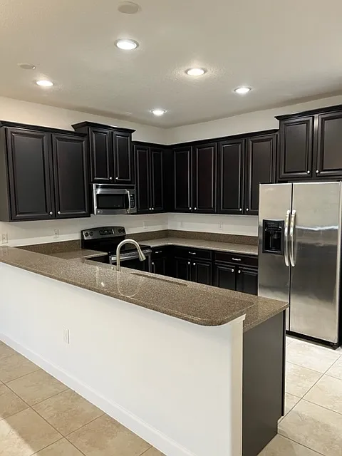 3 bed, 2.0 bath, 1854 sqft, $2,450 — Photo 3