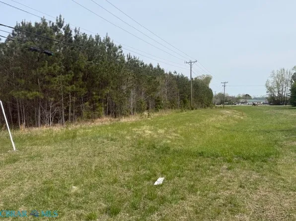(undisclosed Address), Saluda, VA 23149