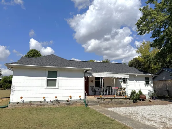 407 England St E, Cowan, TN 37318